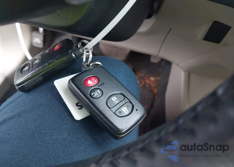 2014 Toyota Prius Four z USA, uszkodzony, nr VIN JTDKN3DU3E1766637